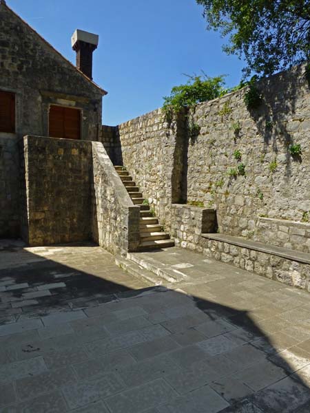 549_Ston