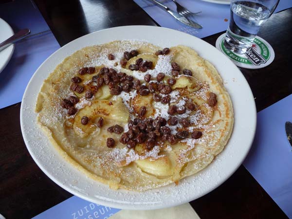 356_Amsterdam_apple_and_raisin_pancake_Zuiderzee_Museum