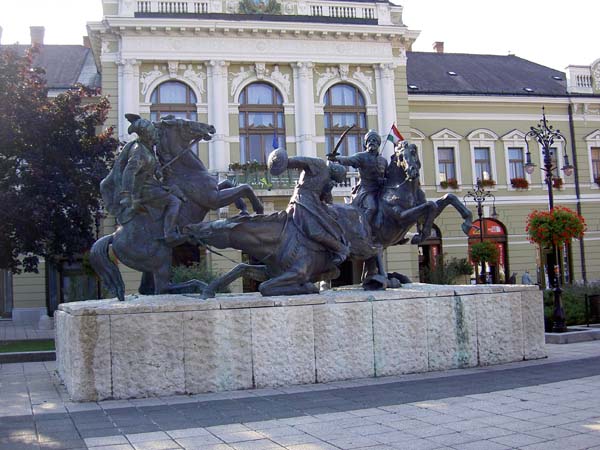 2037_Eger_statue