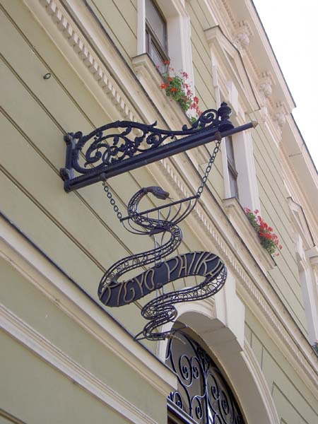 2047_Eger_sign