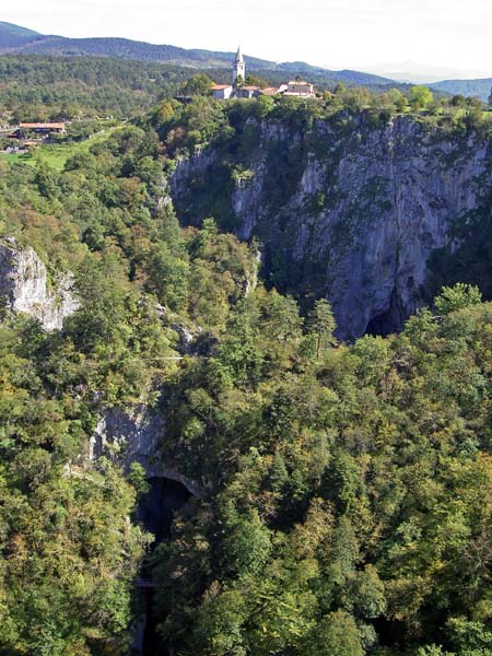 4029_Skocjan_Caves_gorge
