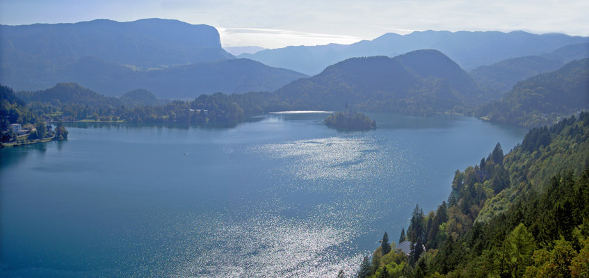 4137_Lake_Bled_view_from_castle_flat_small