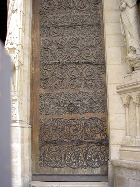 0054_Notre_Dame_door