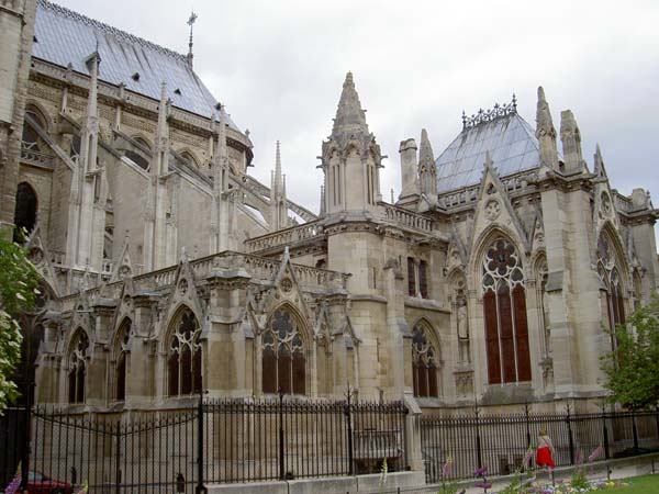 0057_Notre_Dame_exterior