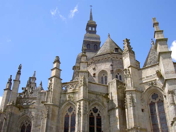 2013_Brittany_Dinan_cathedral