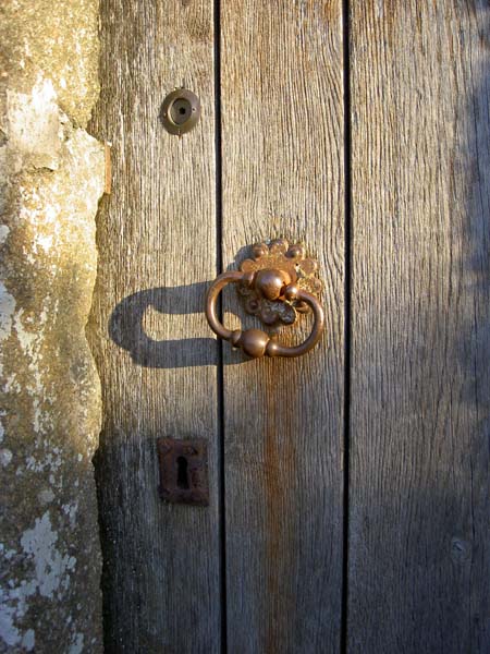 2049_Mont_St_Michel_doorknob_dawn