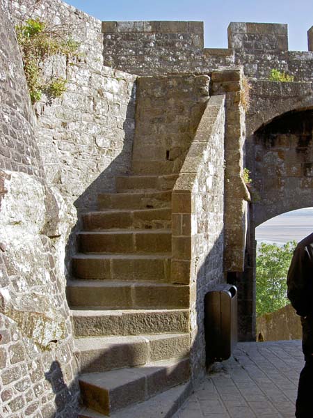 2055_Mont_St_Michel_stairs