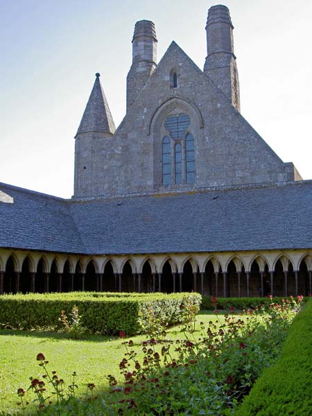 2060_Mont_St_Michel_cloister