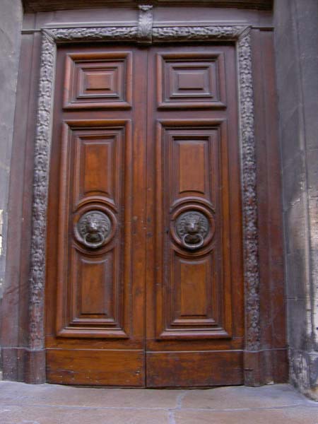 3027_Arles_door