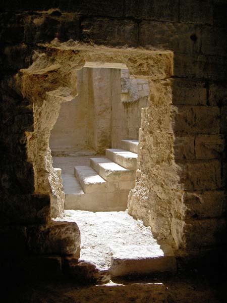 3076_Les_Baux_stairs