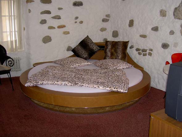 192_my_bed_in_Murten