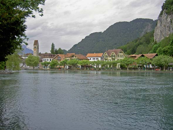 2097_Aare_river_Interlaken