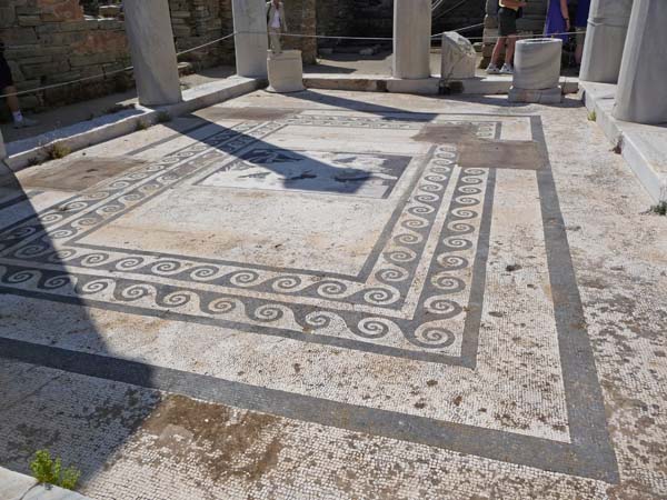 057_Delos_atrium_mosaic