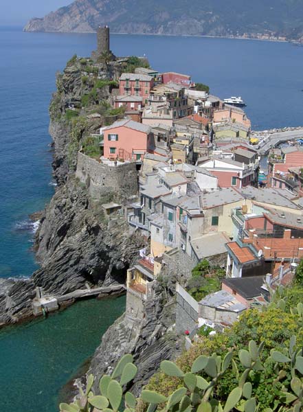 2004_Vernazza from trail to Cornelia
