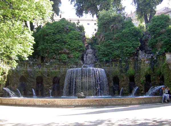 3135_Tivoli_upper fountain