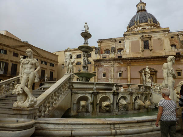 003_Palermo_Fountain_of_Shame
