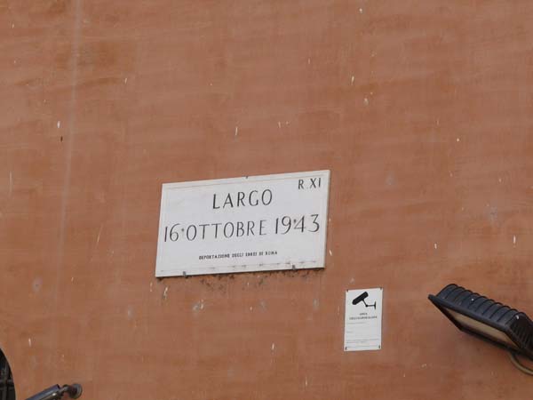 050_Rome_Jewish_quarter_sign_commemorating_deportation