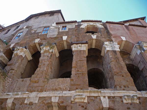 056_Rome_Jewish_quarter_Roman_ruins