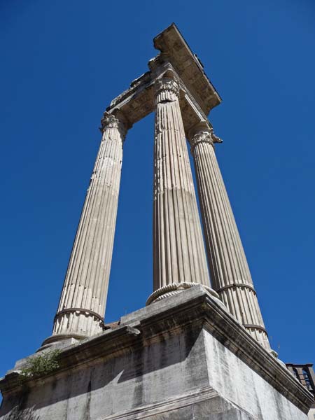 057_Rome_Jewish_quarter_Roman_ruins