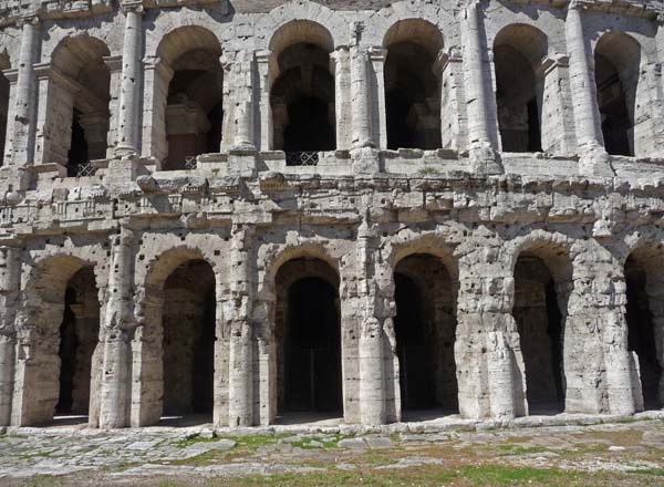 059_Rome_Jewish_quarter_Roman_ruins