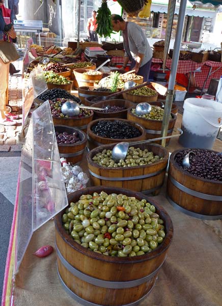 205_Beaune_market_day