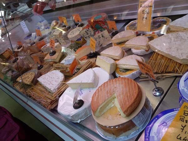216_Beaune_market_day