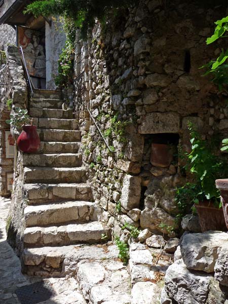 754_Eze