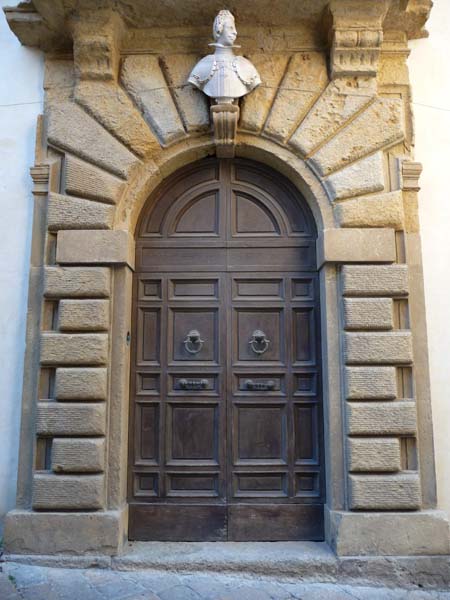 0457_Volterra_door